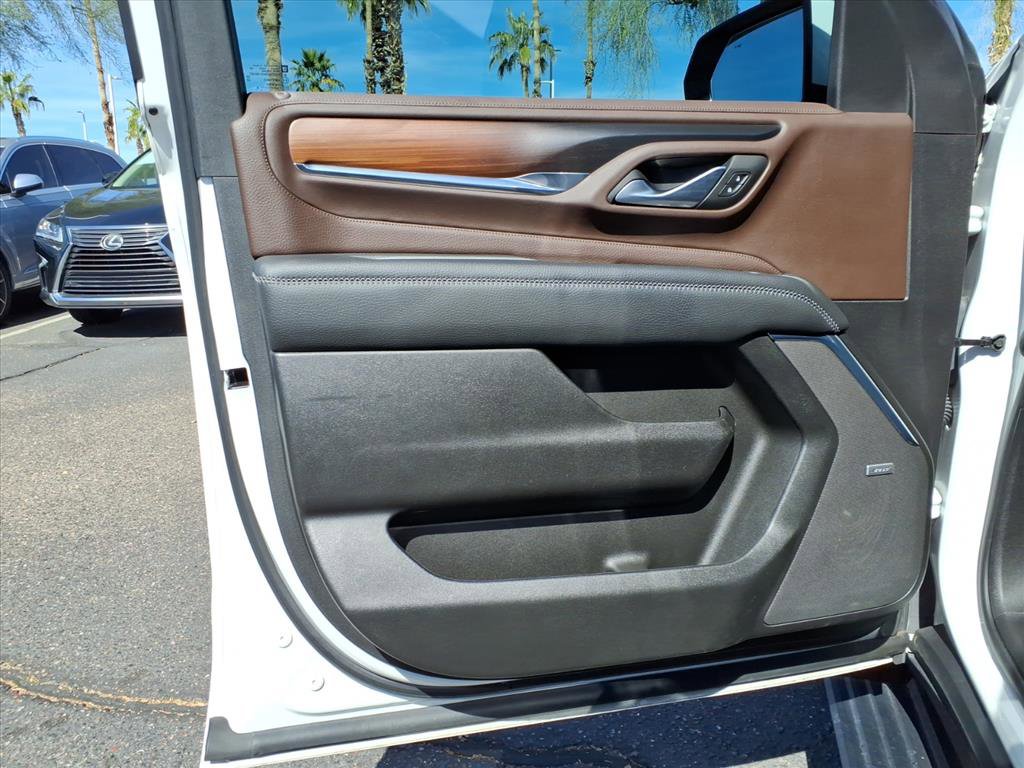 Used 2022 GMC Yukon XL Denali w/ Denali Premium Package image 19