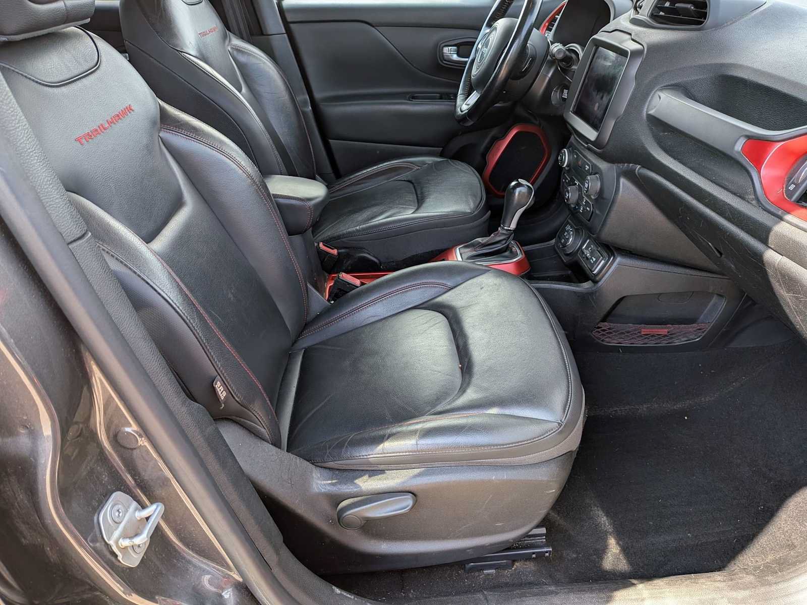 Used 2019 Jeep Renegade Trailhawk AWD/4WD image 19