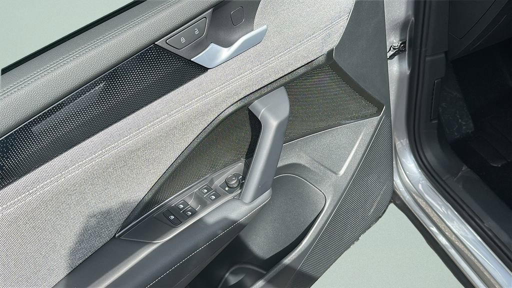 New 2026 Volkswagen Tiguan S image 10