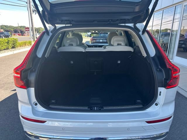Used 2023 Volvo XC60 B5 Plus w/ Climate Package AWD/4WD image 11