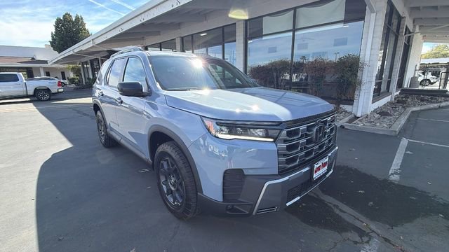 New 2026 Honda Pilot TrailSport image 2