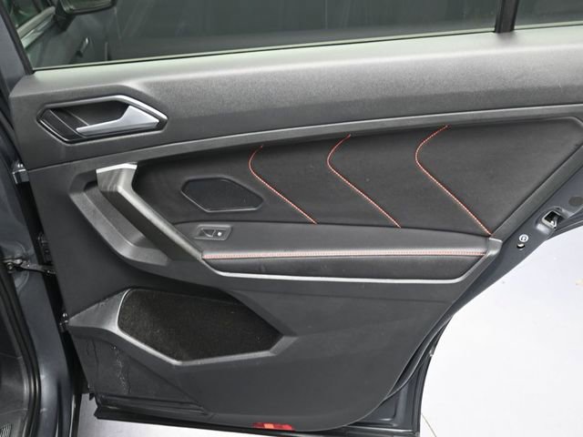 Used 2024 Volkswagen Tiguan Wolfsburg Edition image 22
