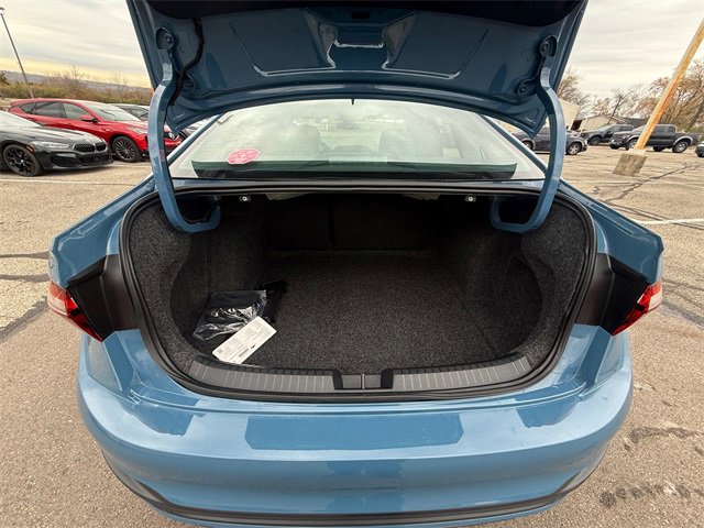 Used 2025 Volkswagen Jetta SE w/ Sunroof Package image 19