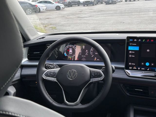 New 2026 Volkswagen Tiguan SE FWD image 13