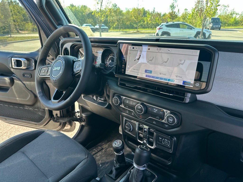 New 2026 Jeep Gladiator Sport w/ Dual Top Group AWD/4WD image 33