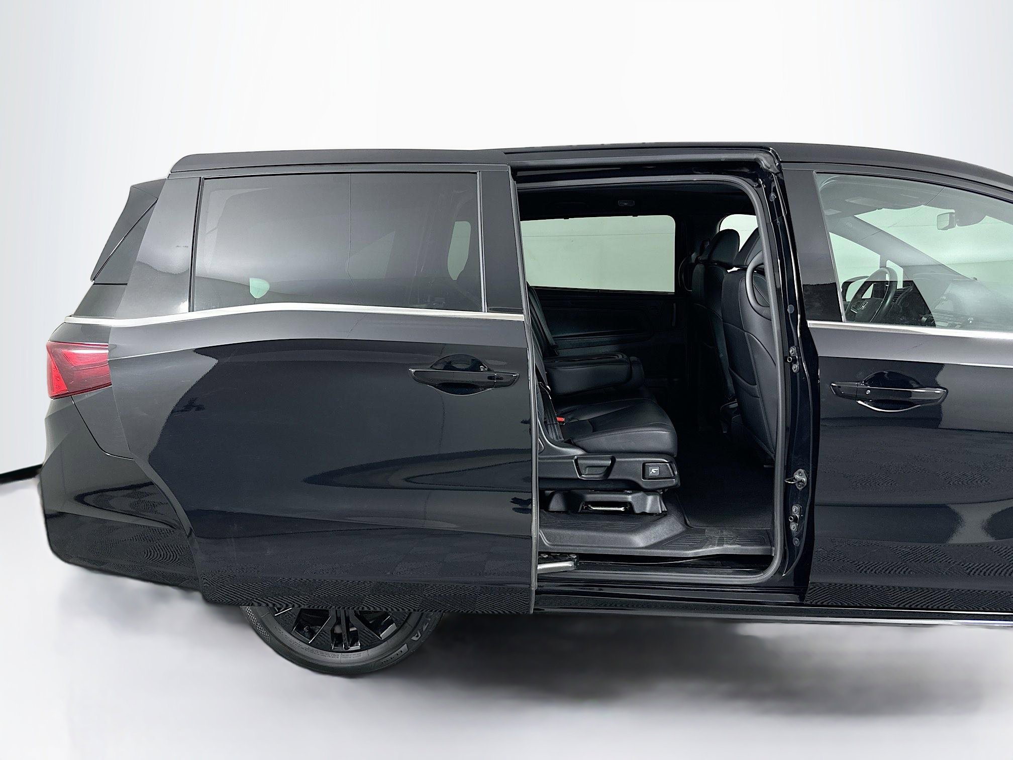 Used 2025 Honda Odyssey Sport-L image 32