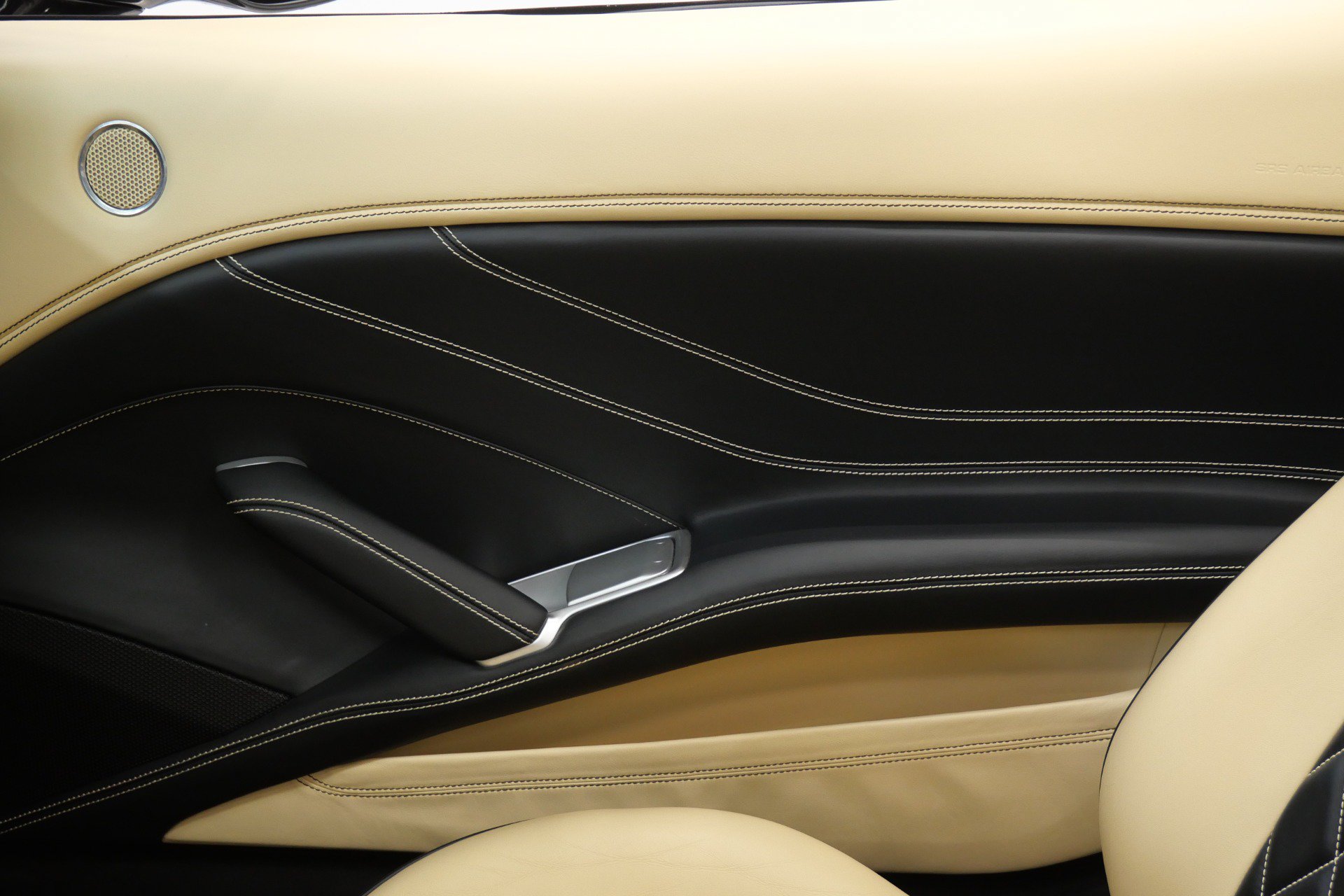 Used 2015 Ferrari California T RWD image 39