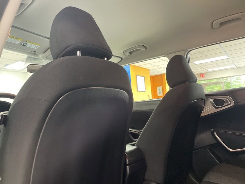 Certified 2023 Kia Soul LX w/ LX Technology Package FWD image 16