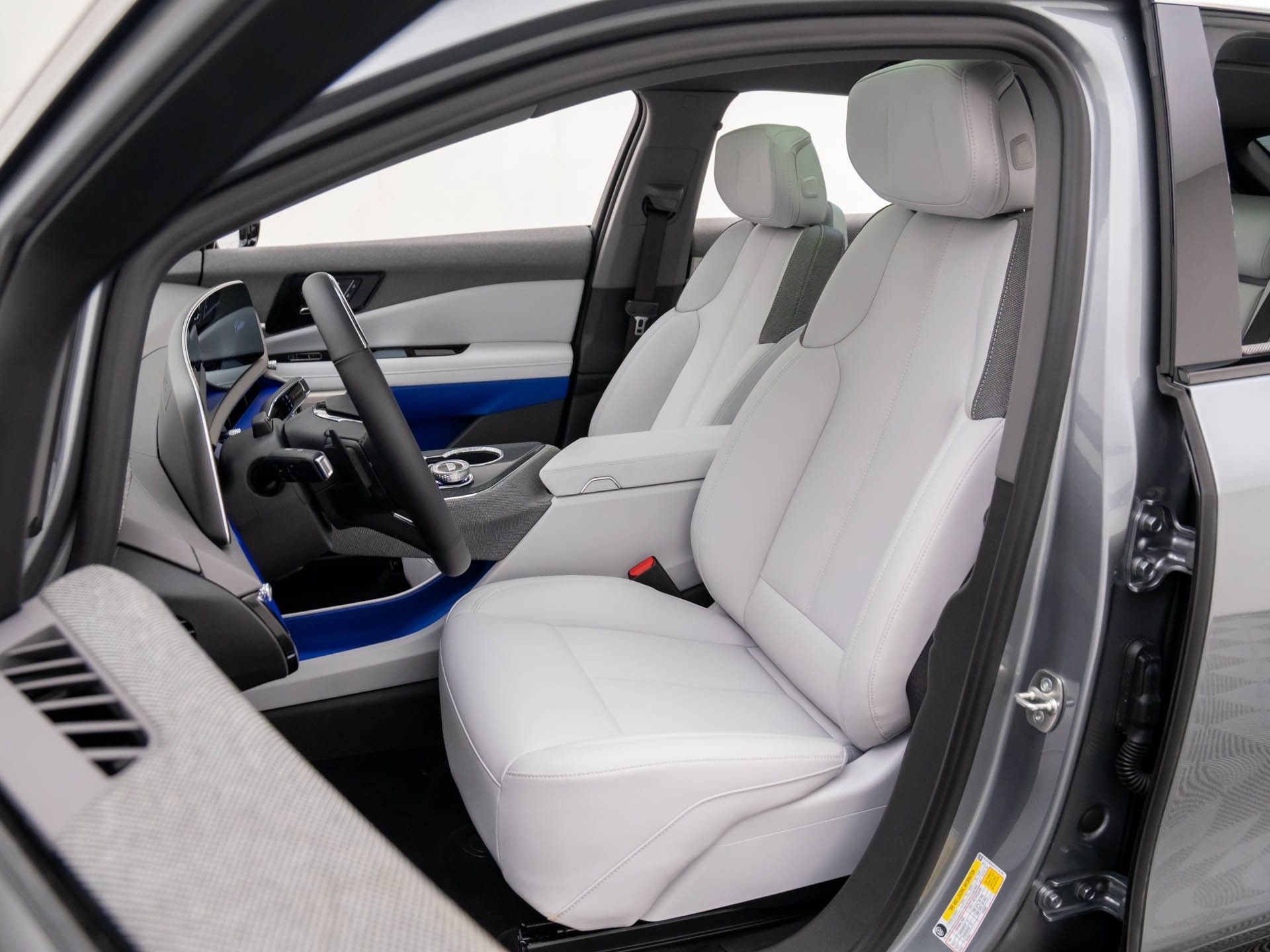 New 2026 Cadillac Optiq Luxury 1 AWD/4WD image 9
