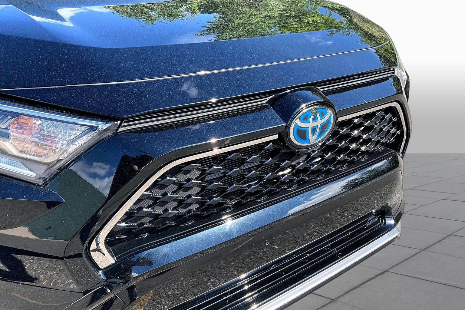 Used 2021 Toyota RAV4 SE AWD/4WD image 31