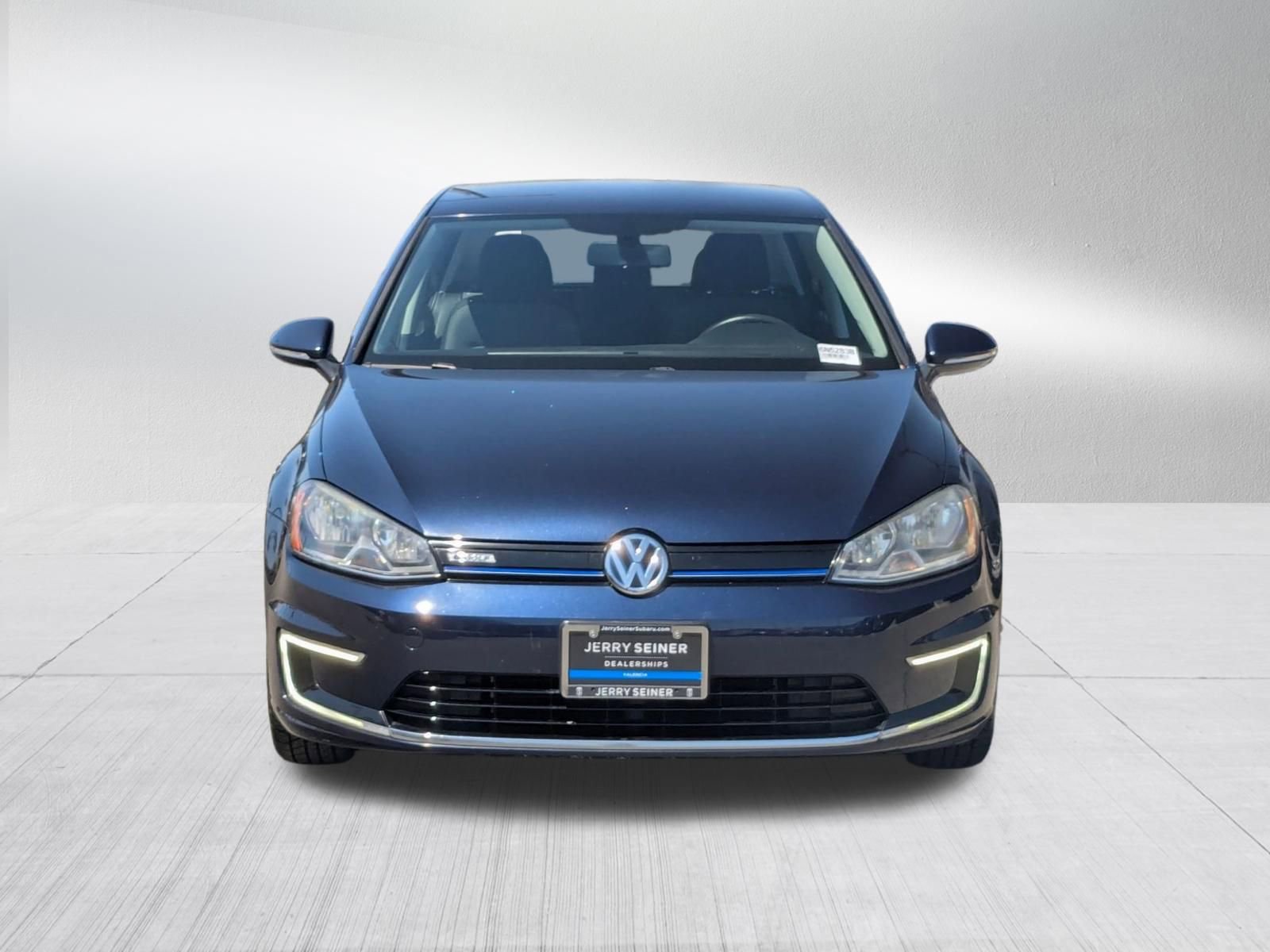 Used 2016 Volkswagen e-Golf SE FWD image 8