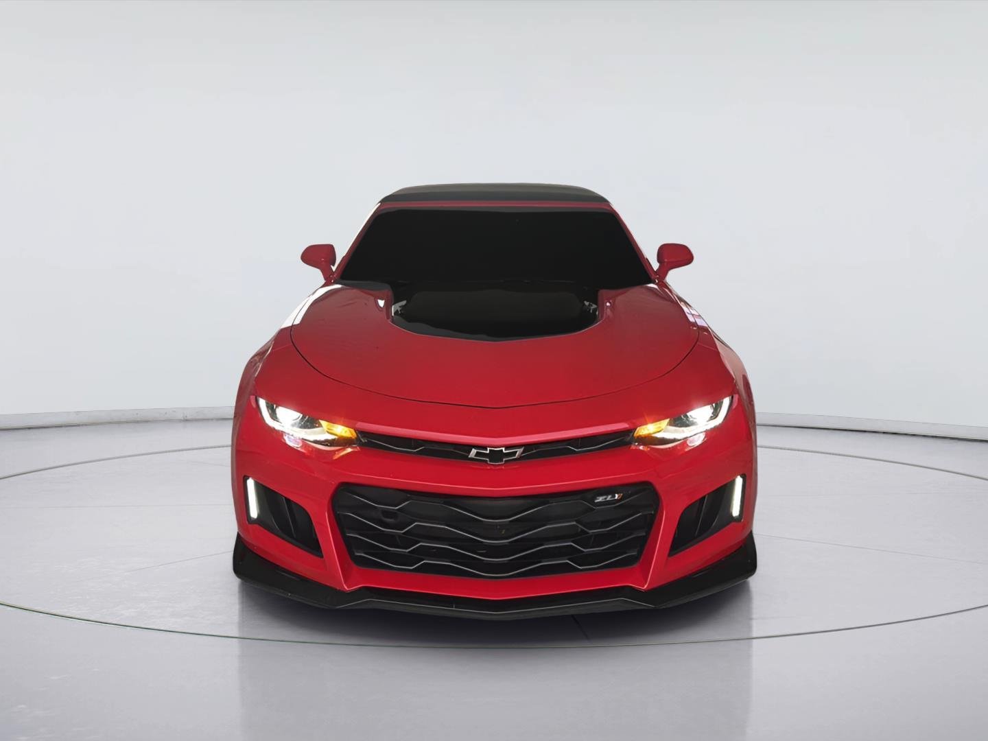 Used 2022 Chevrolet Camaro ZL1 RWD image 2