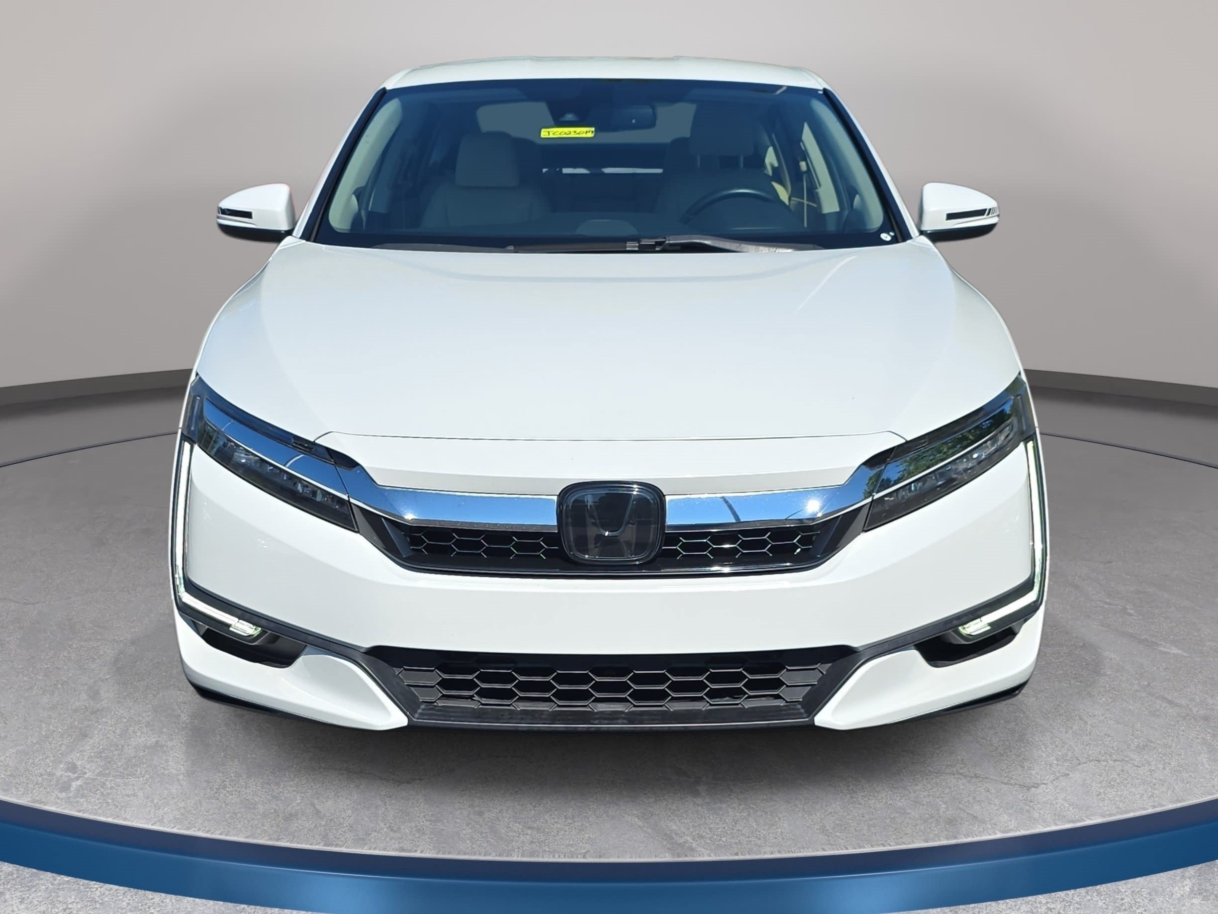 Used 2018 Honda Clarity Touring image 2