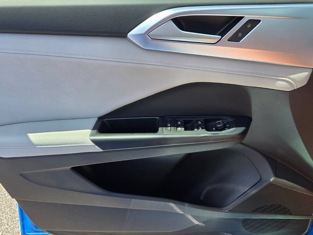 New 2026 Volkswagen Taos SE FWD image 27