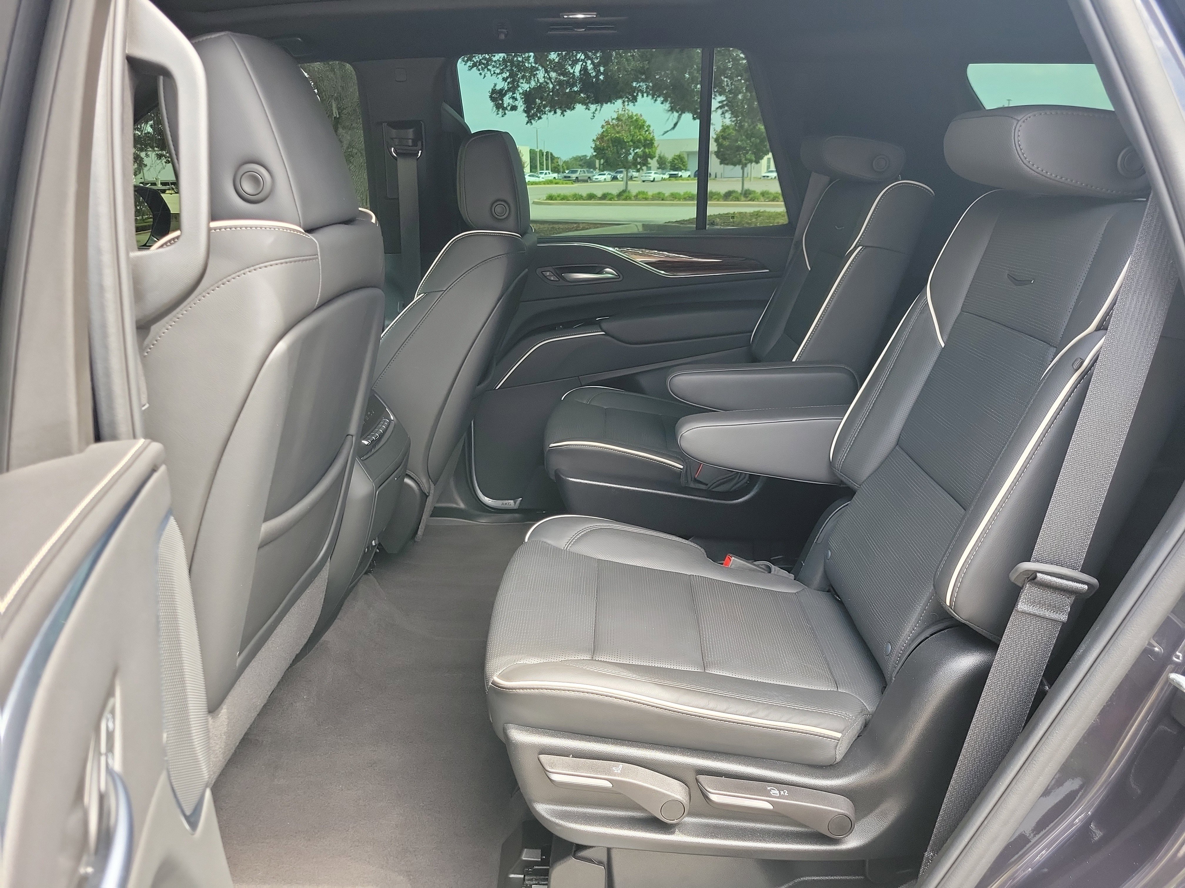 Used 2024 Cadillac Escalade Premium Luxury w/ LPO, Floor Liner Package RWD image 16