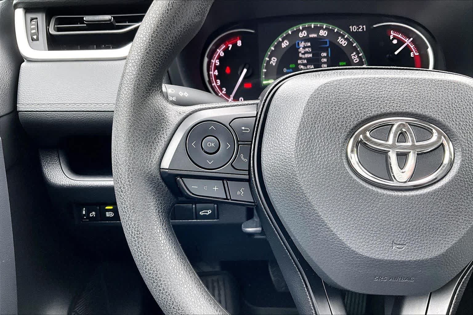 Used 2025 Toyota RAV4 XLE w/ Convenience Package AWD/4WD image 24