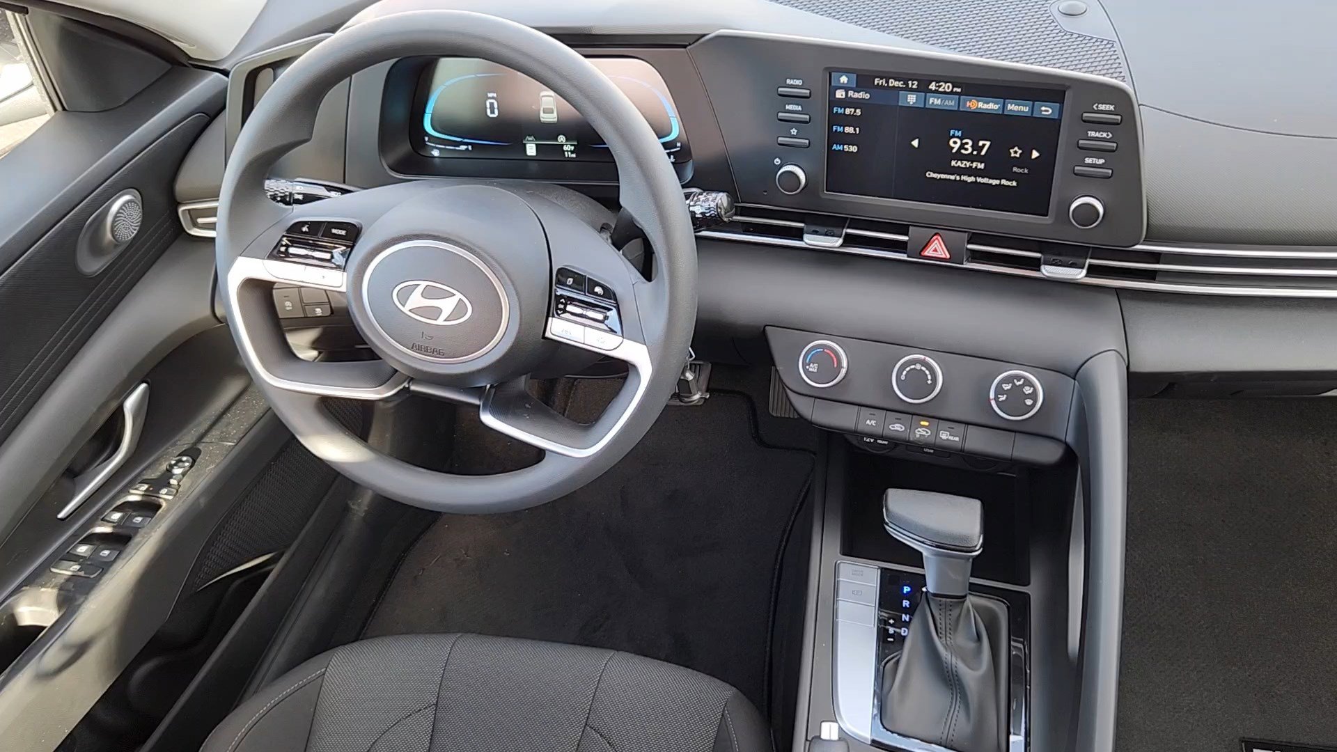 New 2026 Hyundai Elantra SE image 5