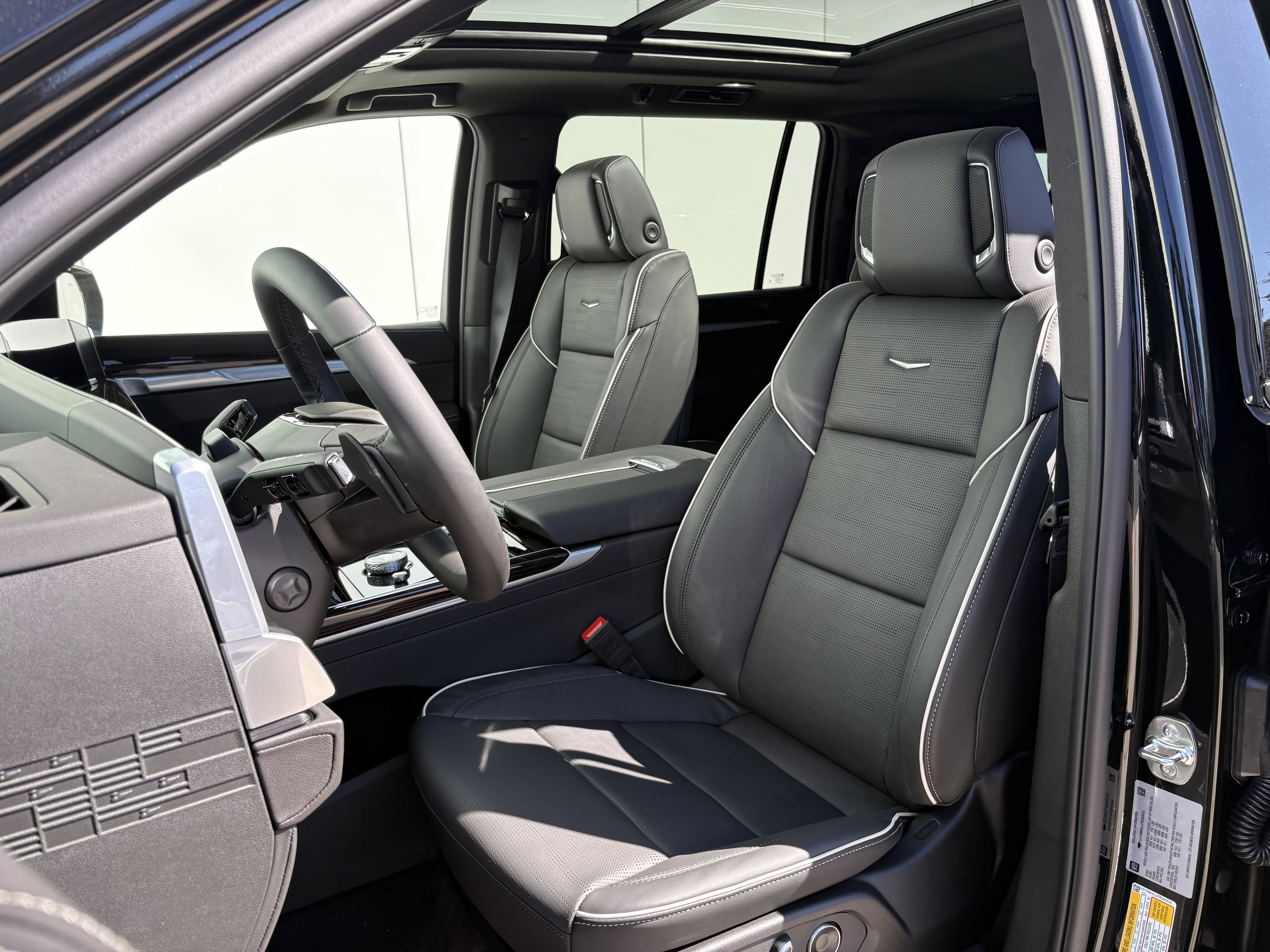 New 2026 Cadillac Escalade ESV Luxury image 12