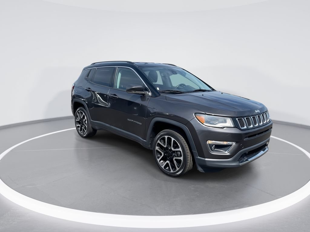 Used 2021 Jeep Compass Limited w/ Elite Exterior Group AWD/4WD image 2