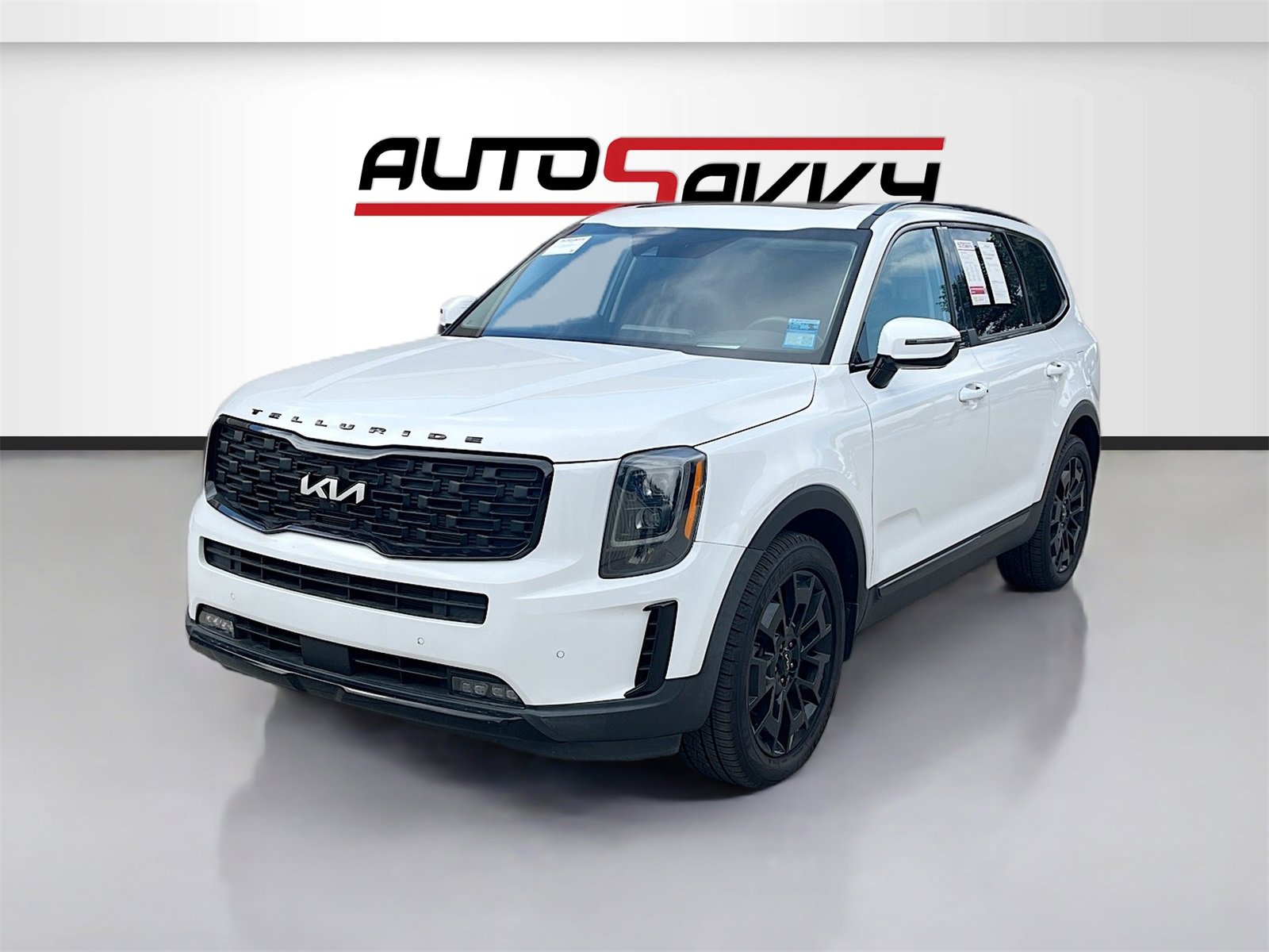 Used 2022 Kia Telluride SX w/ SX Prestige Package image 3