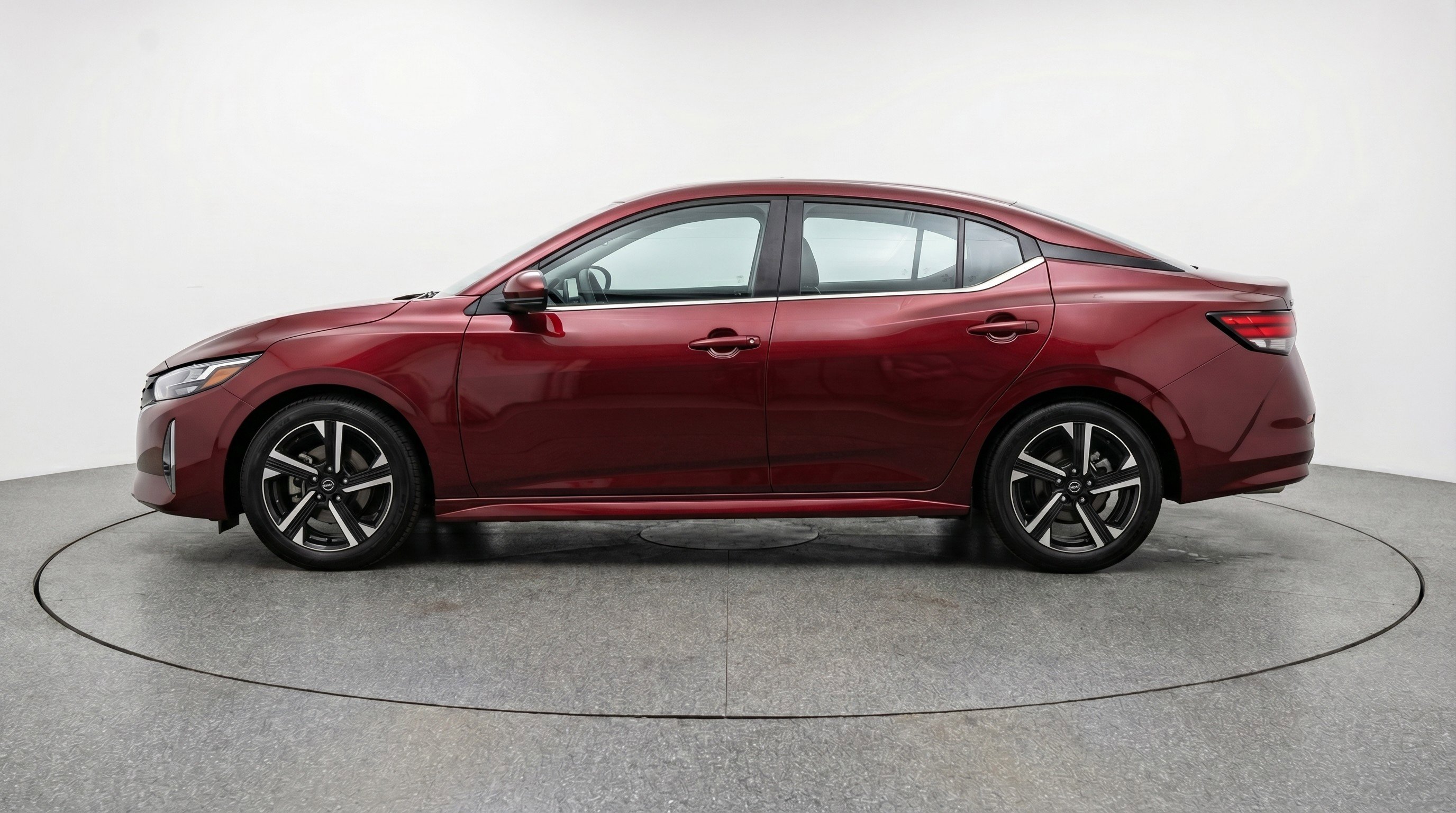 Used 2025 Nissan Sentra SV image 5