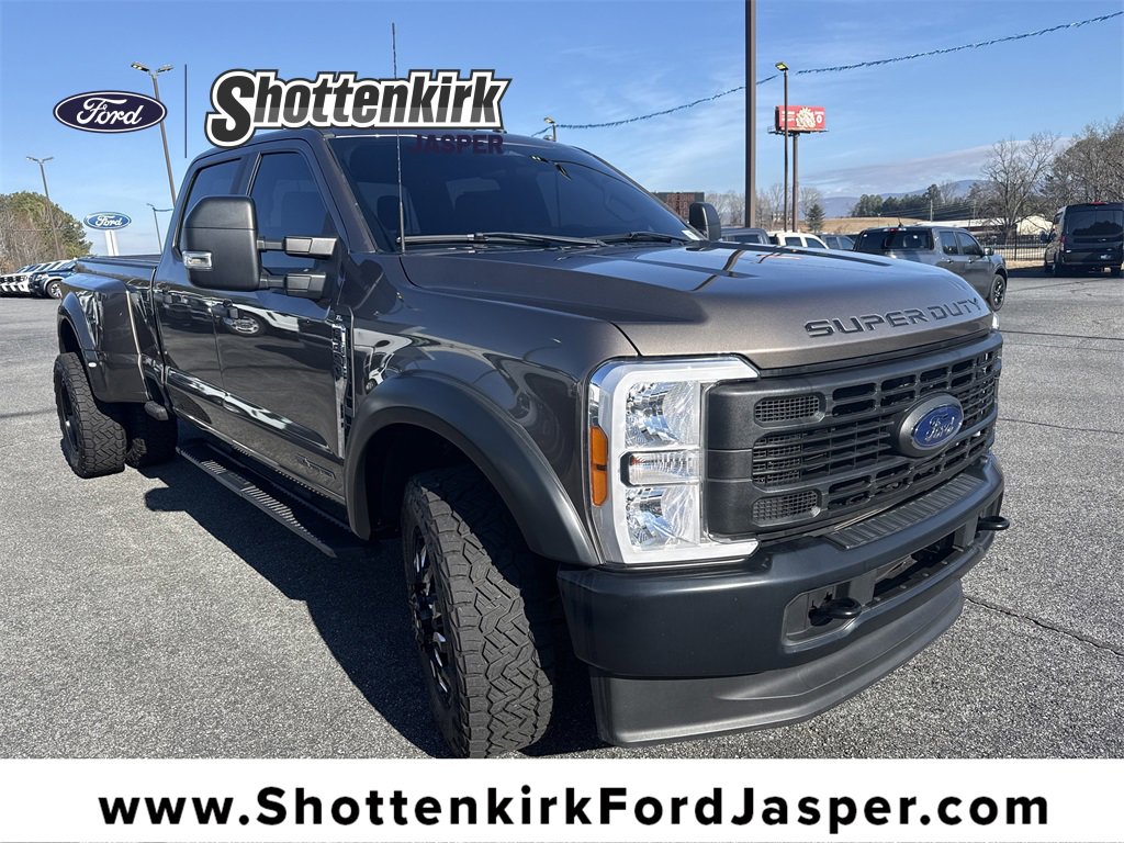 Used 2023 Ford F350 XL image 1