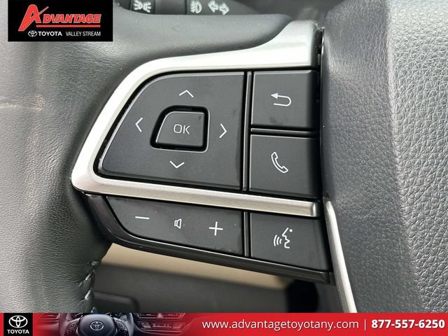 Used 2023 Toyota Highlander XLE AWD/4WD image 26