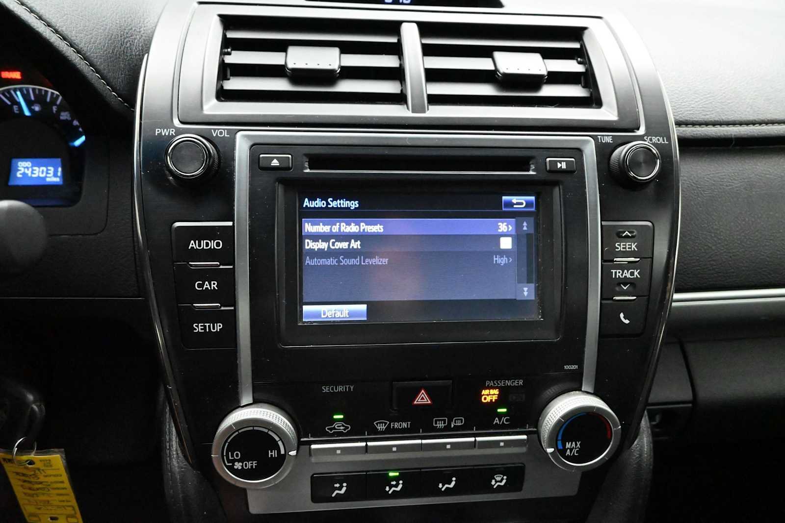 Used 2014 Toyota Camry SE FWD image 30