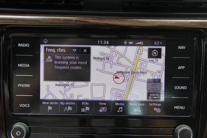 Used 2022 Volkswagen Passat 2.0T FWD image 34