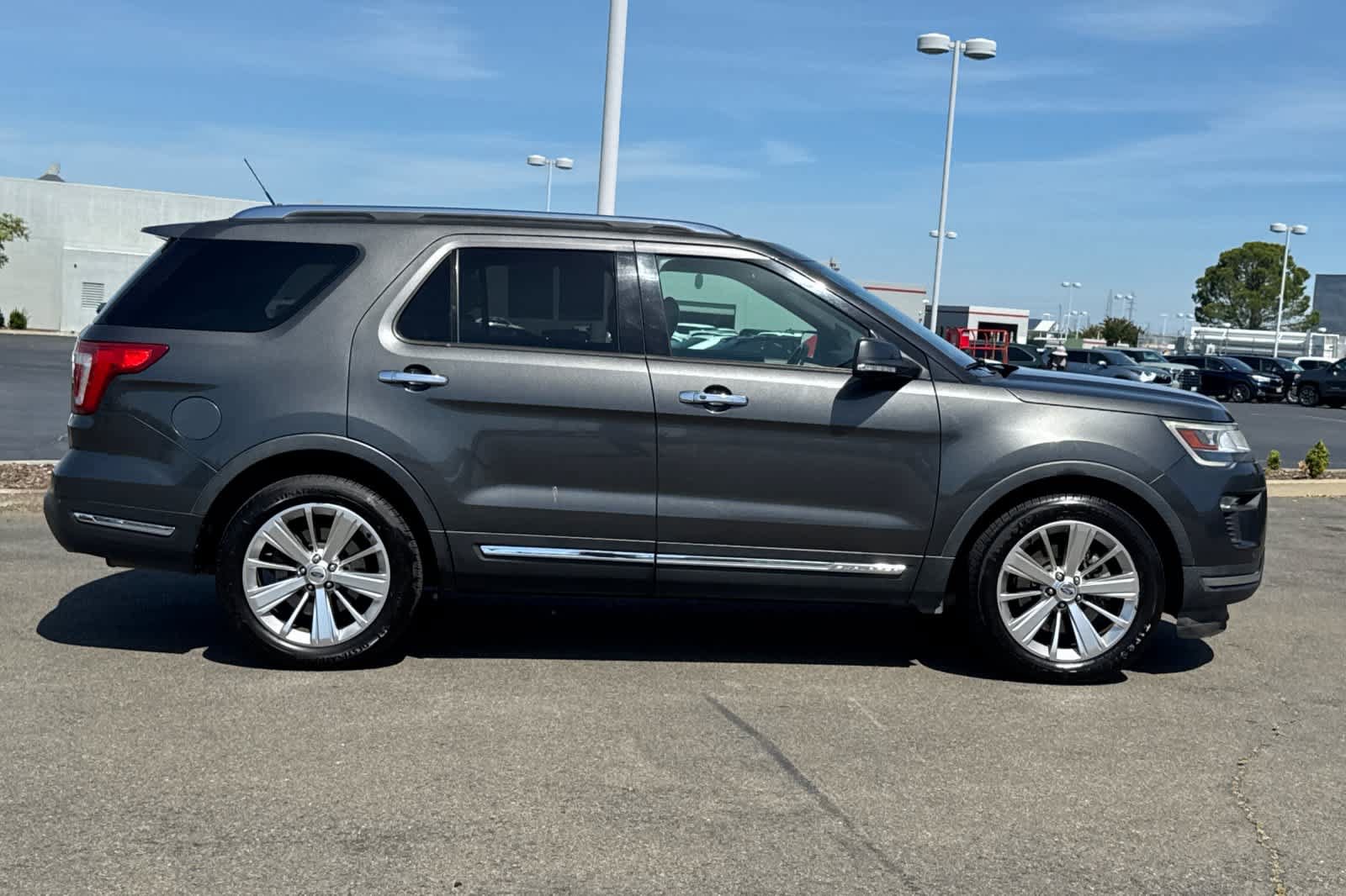 Used 2019 Ford Explorer Limited FWD image 6
