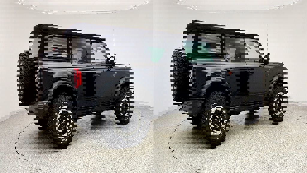 Used 2021 Ford Bronco Badlands image 5