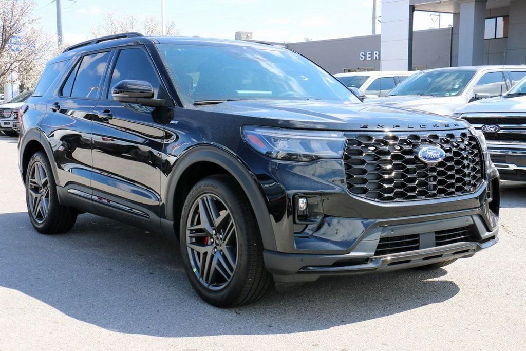 New 2026 Ford Explorer ST-Line w/ ST-Line Street Pack image 4