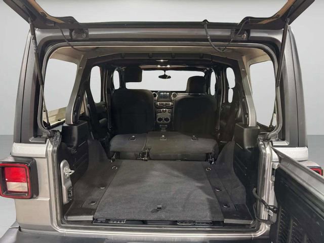 Used 2020 Jeep Wrangler Unlimited Sahara image 29