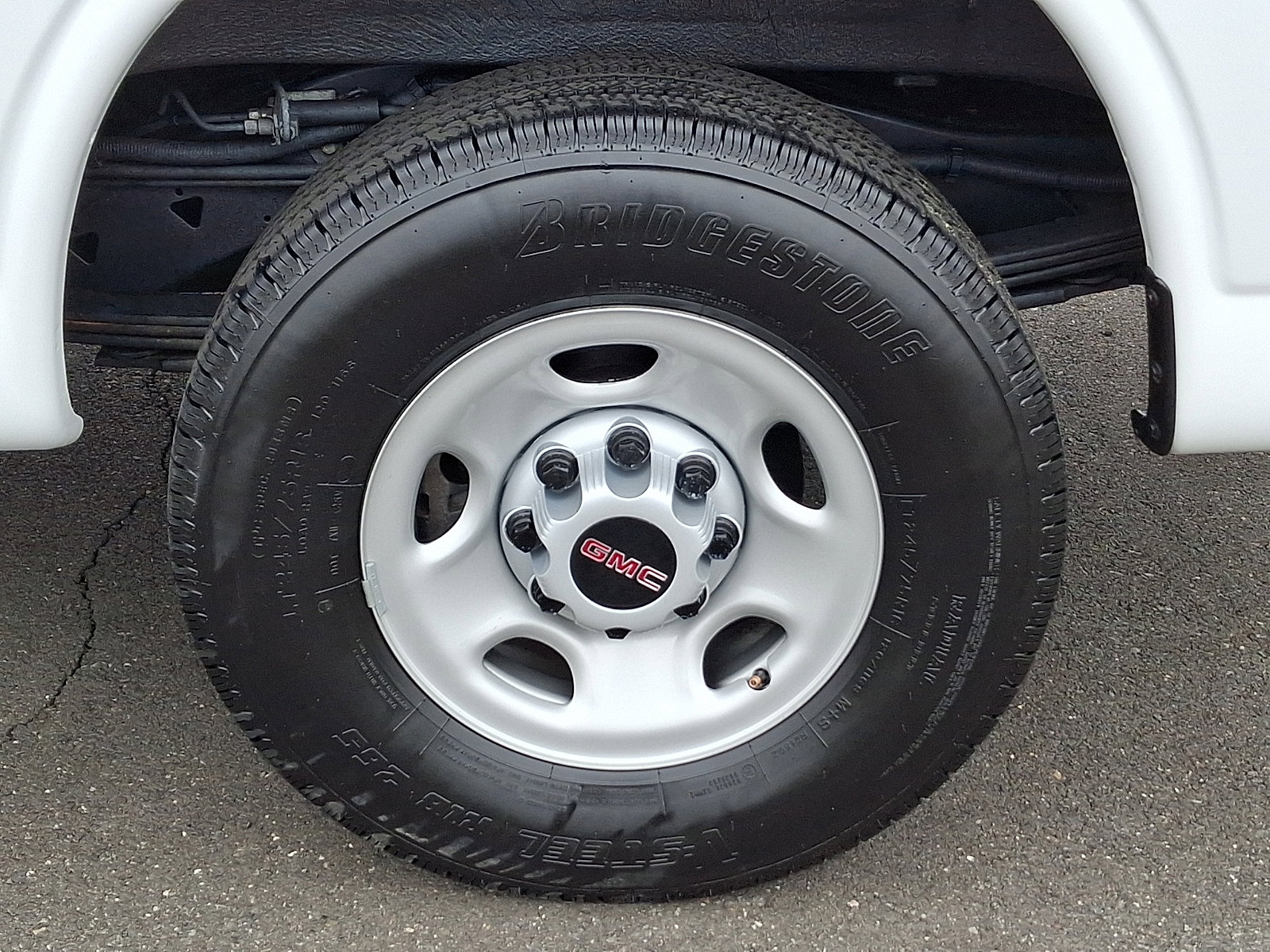 Certified 2024 GMC Savana 2500 w/ Driver Convenience Package image 9