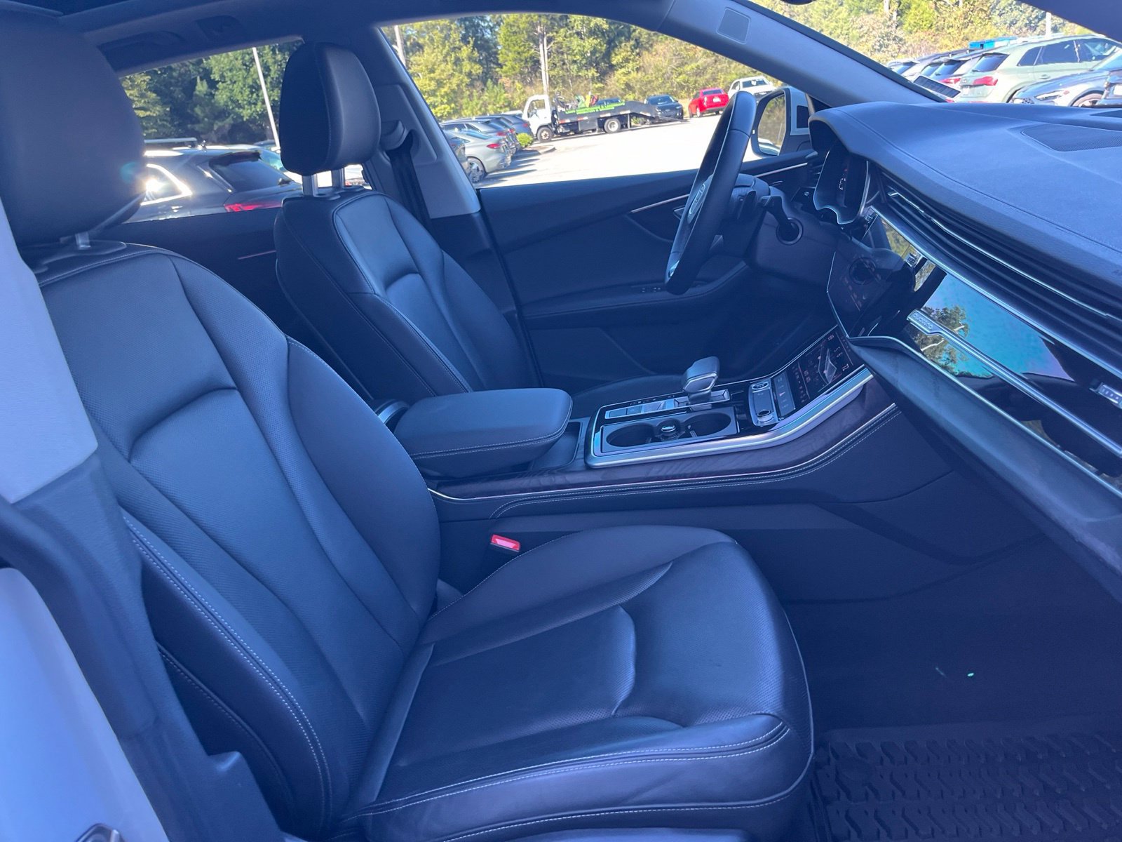 Used 2023 Audi Q8 Premium Plus AWD/4WD image 38