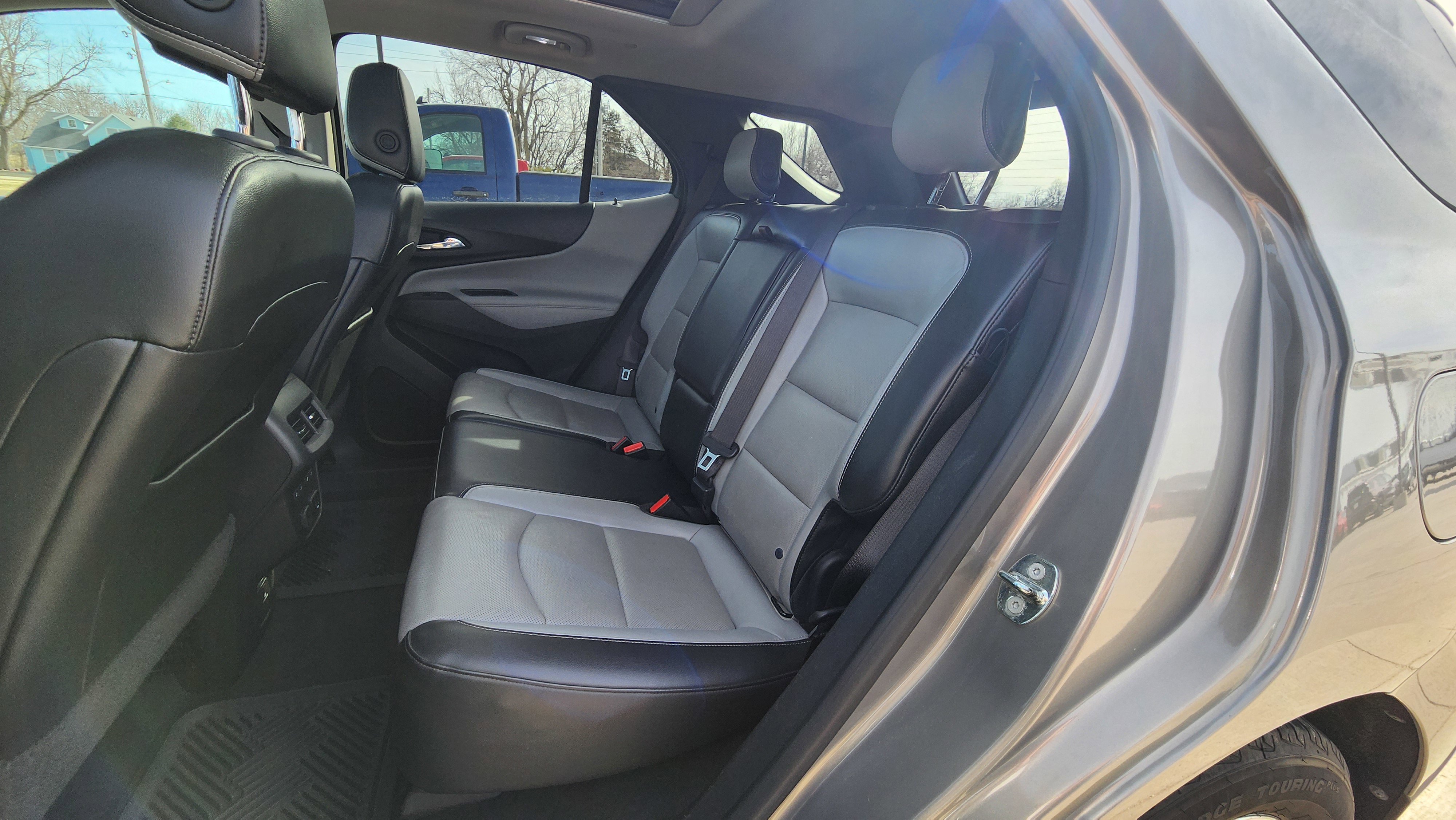 Used 2018 Chevrolet Equinox Premier FWD image 18