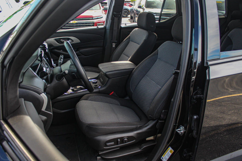Used 2023 Chevrolet Traverse LT FWD image 12