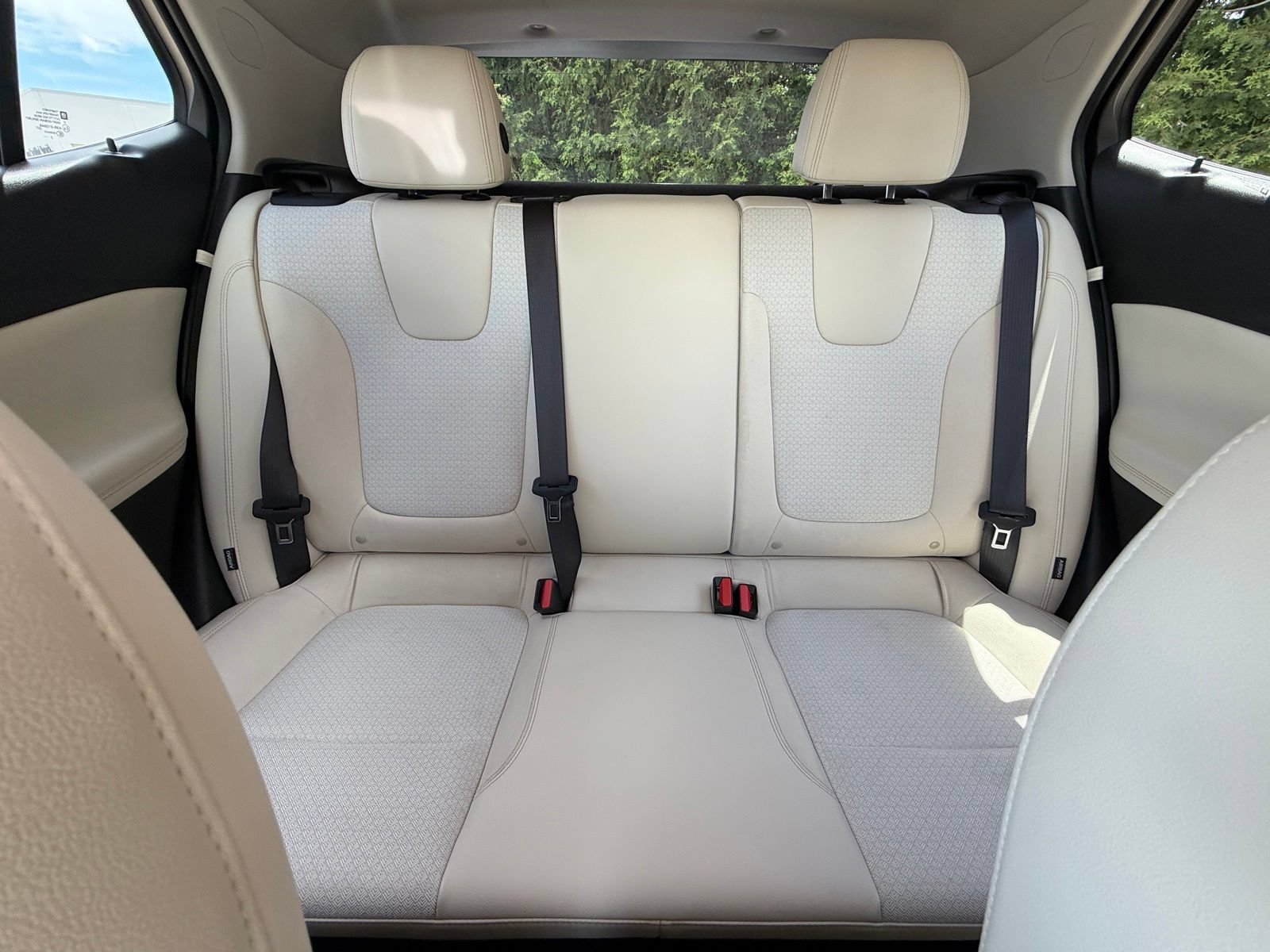 Used 2023 Buick Encore GX Preferred w/ Cold Weather Comfort Package FWD image 3