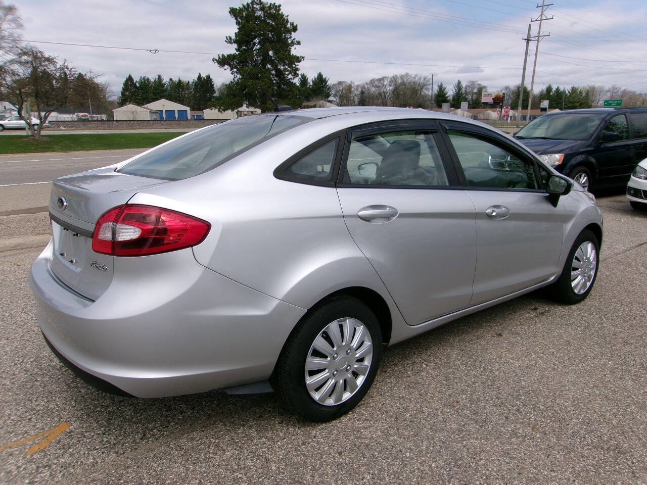 Used 2013 Ford Fiesta S image 3