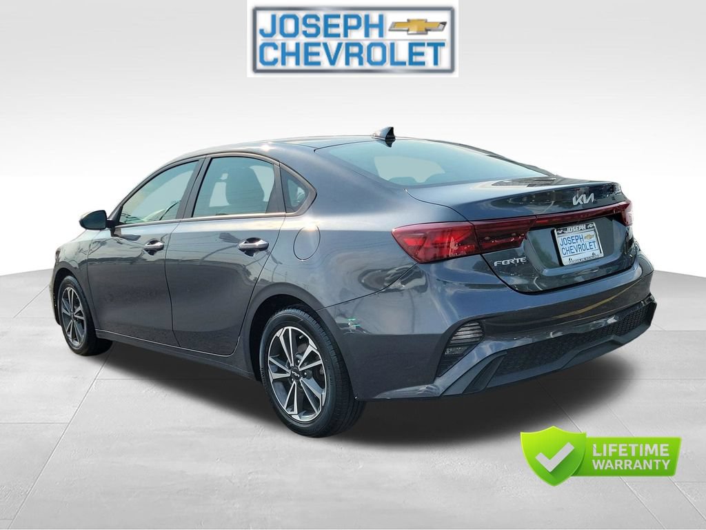 Used 2023 Kia Forte LXS FWD image 3