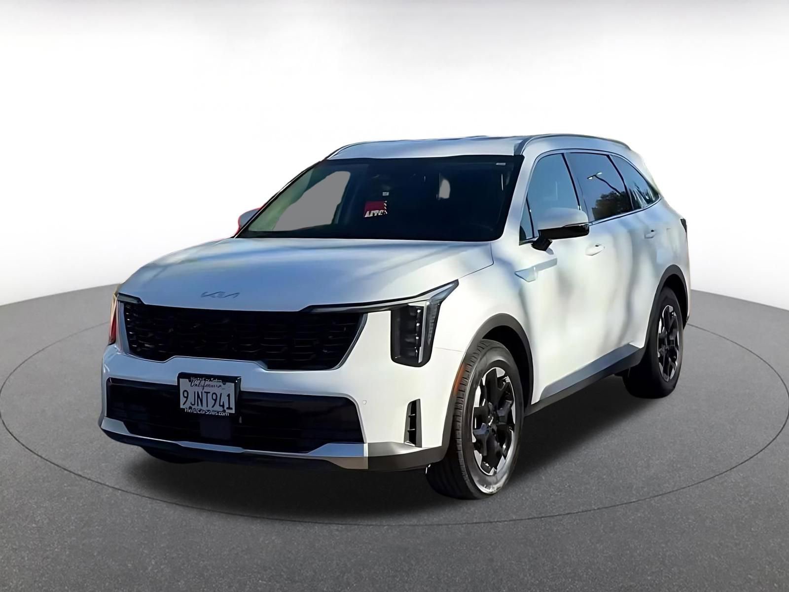 Used 2024 Kia Sorento S FWD image 7