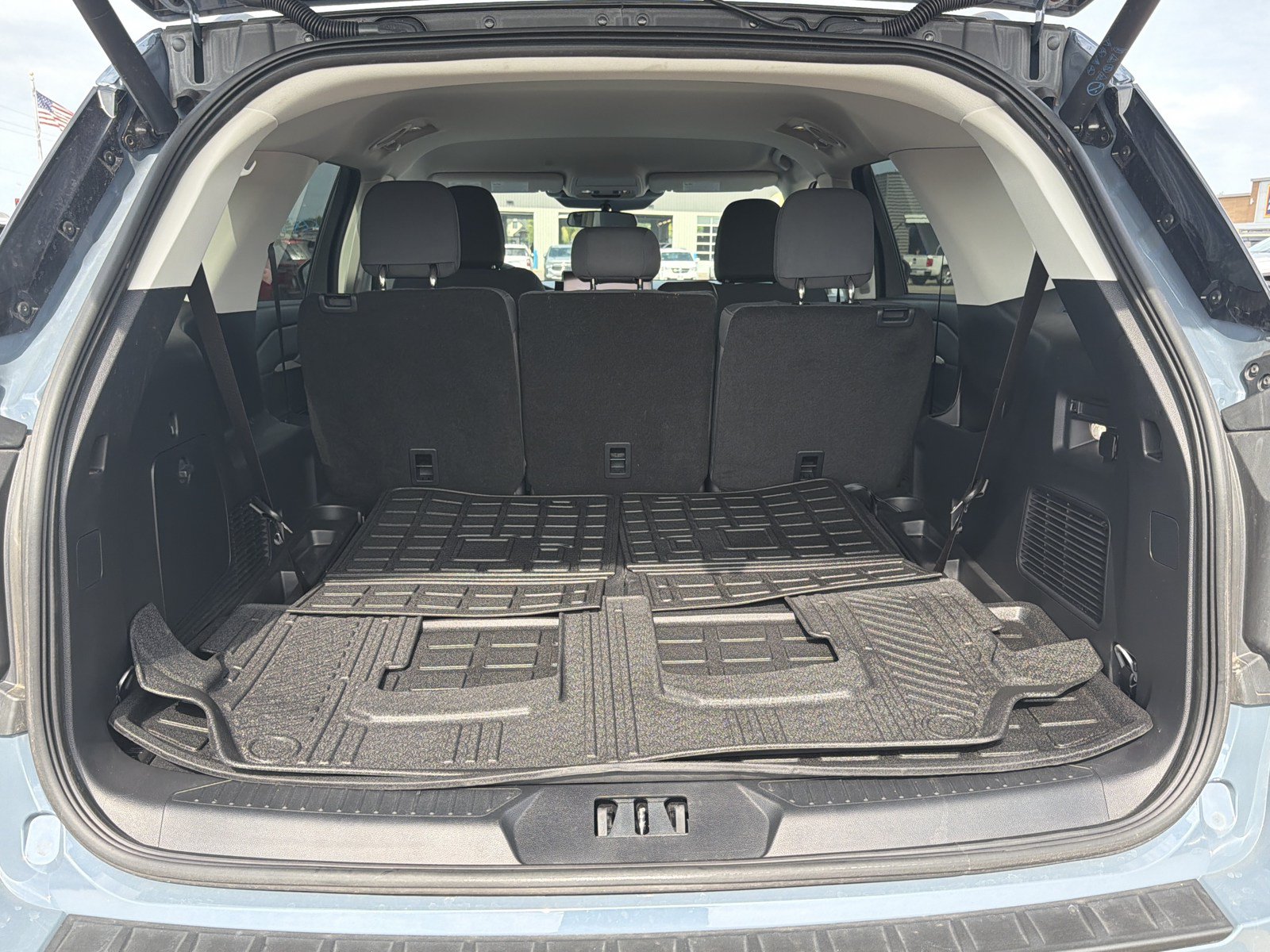 Used 2025 Ford Explorer Active AWD/4WD image 18