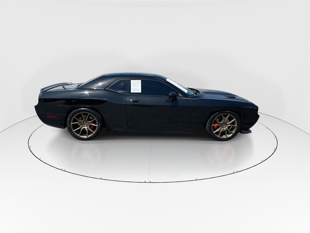 Used 2010 Dodge Challenger SRT8 RWD image 9