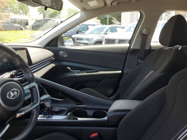 Used 2023 Hyundai Elantra SEL w/ Convenience Package FWD image 17
