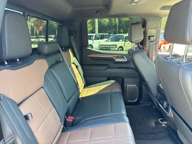 Used 2023 Chevrolet Silverado 1500 High Country w/ High Country Premium Package AWD/4WD image 30