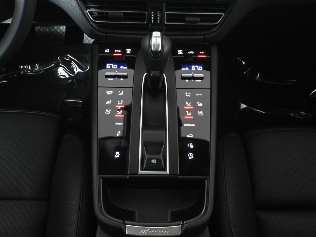 Used 2026 Porsche Macan S AWD/4WD image 24