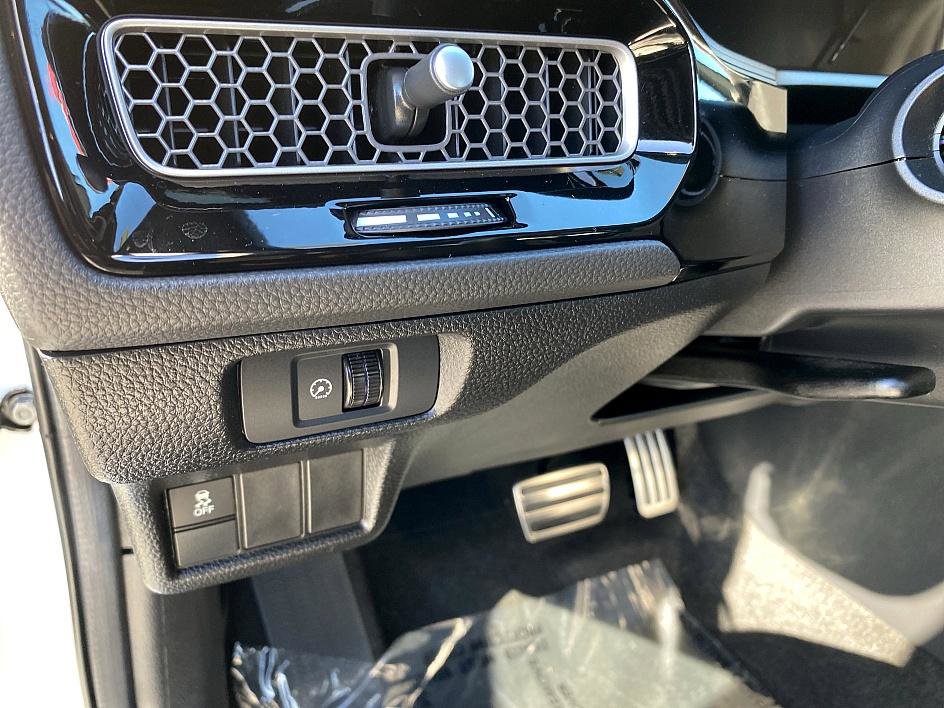 Used 2025 Honda Civic Sport image 10