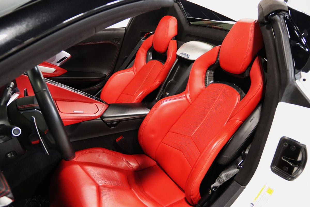 Used 2024 Chevrolet Corvette Stingray Premium Conv w/ Z51 Performance Package RWD image 16