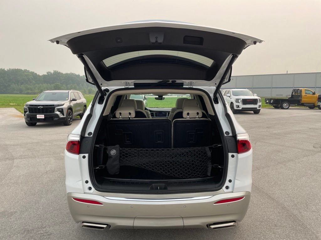 Used 2024 Buick Enclave Premium w/ Experience Buick Package FWD image 7