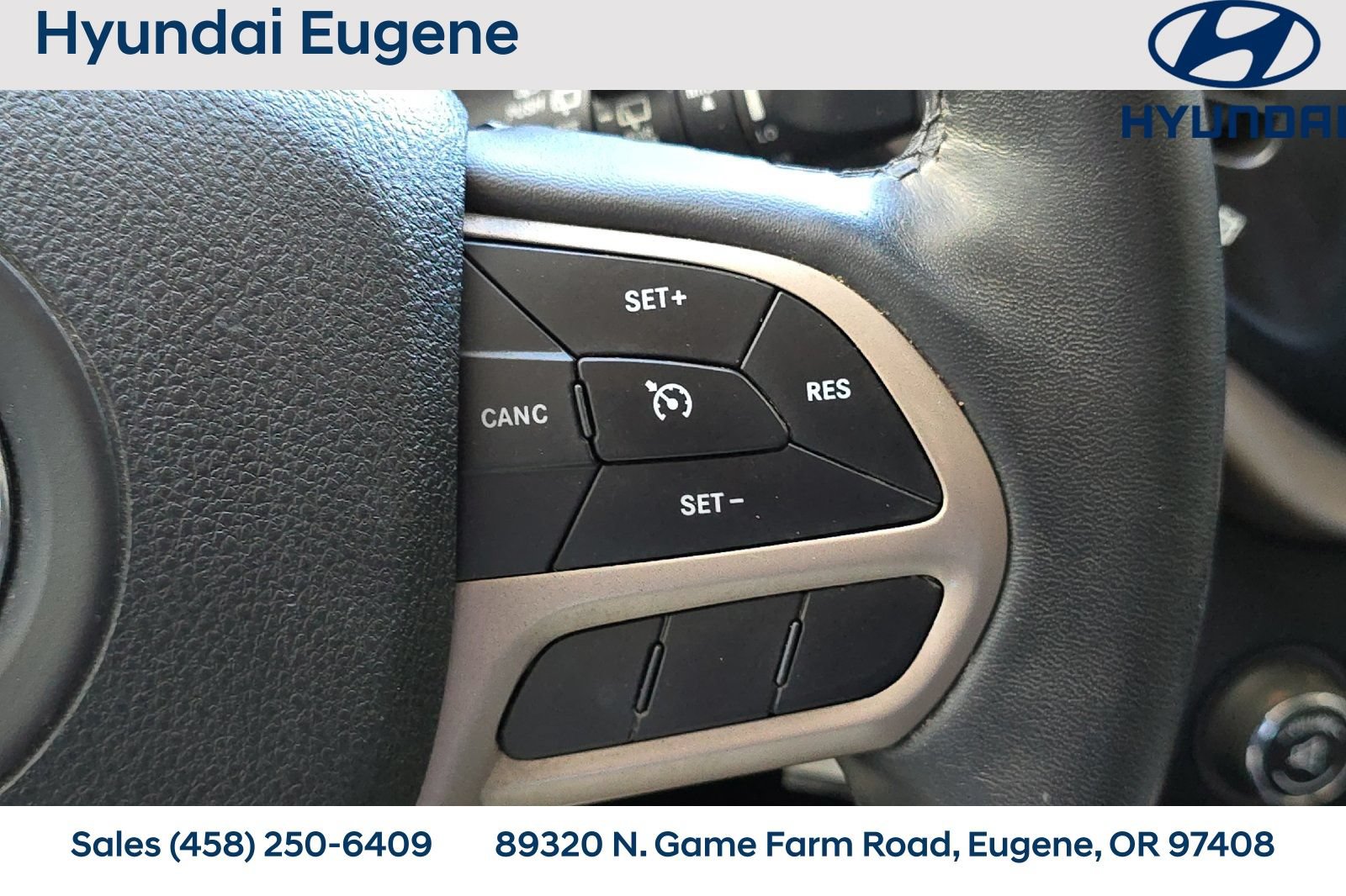 Used 2018 Jeep Cherokee Latitude w/ Cold Weather Group AWD/4WD image 33